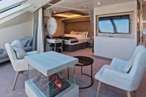 Expedition Suite Seating Area (MF), MS Roald Amundsen, HX Expeditions