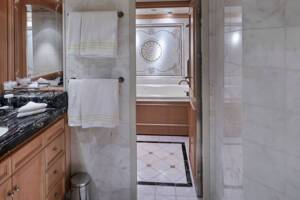 Grand Suite Bathroom, Queen Elizabeth, Cunard