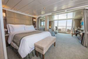 Penthouse Suite Bedroom, Seven Seas Mariner, Regent Seven Seas