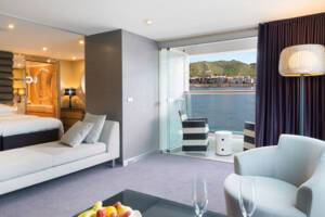 Royal One-Bedroom Suite, Scenic Azure