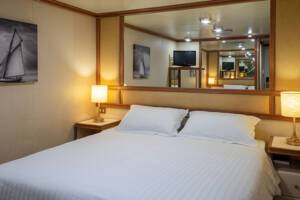 Inside Bedroom, Azura, P&O Cruises