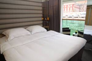 Royal Balcony Suite, Scenic Pearl - Image based on Scenic Crystal, configuration may vary