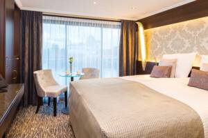 Standard Suite, Diamond Deck, MS Thomas Hardy, Riviera Travel