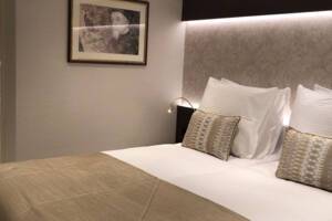 Standard Suite Bedroom (4), MS Geoffrey Chaucer, Riviera Travel