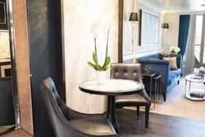 Regent Explorer, Penthouse Suite (B)