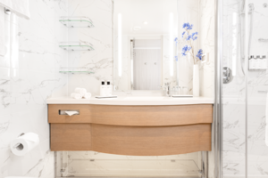 Signature Suite Bathroom, Sun Princess, Princess Cruises