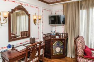 Colonial Suite Dresser, Ganges Voyager II, Uniworld