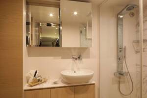 Bathroom, Junior Balcony Suite (B1J), Scenic Jasper