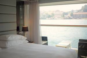 Bedroom, Balcony Suite (P), Scenic Azure