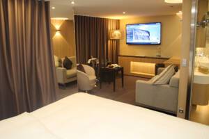 Royal Balcony Suite, Scenic Sapphire