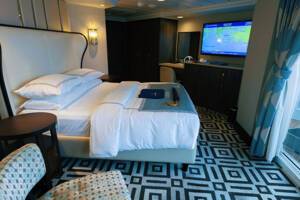 Club World Owners Suite Bedroom on Azamara Onward