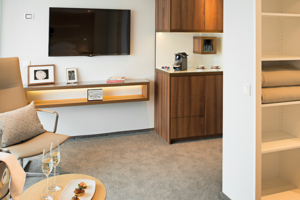 Owner’s One-bedroom Suite, Emerald Lumi - Configuration may vary