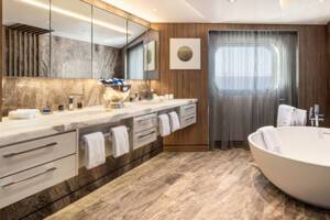 Vista Suite Bathroom, Allura, Oceania Cruises
