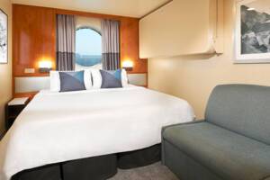 Family Oceanview Stateroom, Norwegian Sky