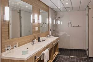 Owners Suite (MX), Bathroom, MS Spitsbergen