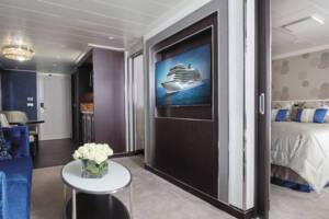 Regent Explorer, Penthouse Suite (B) living