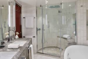Grand Wintergarden Suite Bathroom, Seabourn Ovation