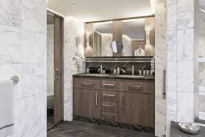 Seven Seas Suite Bathroom, Seven Seas Grandeur