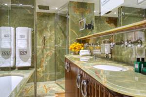 Grand Suite Bathroom, S.S. Bon Voyage, Uniworld