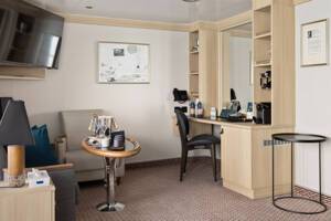 Expedition Grand Suite (MG) Living Area, MS Fram, HX