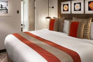 Celebrity Suite, Celebrity Apex