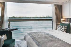 Deluxe French Balcony, S.S. Victoria, Uniwolrd