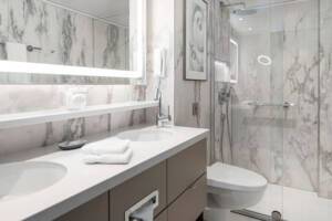 Suite Bathroom, S.S. Elisabeth, Uniworld