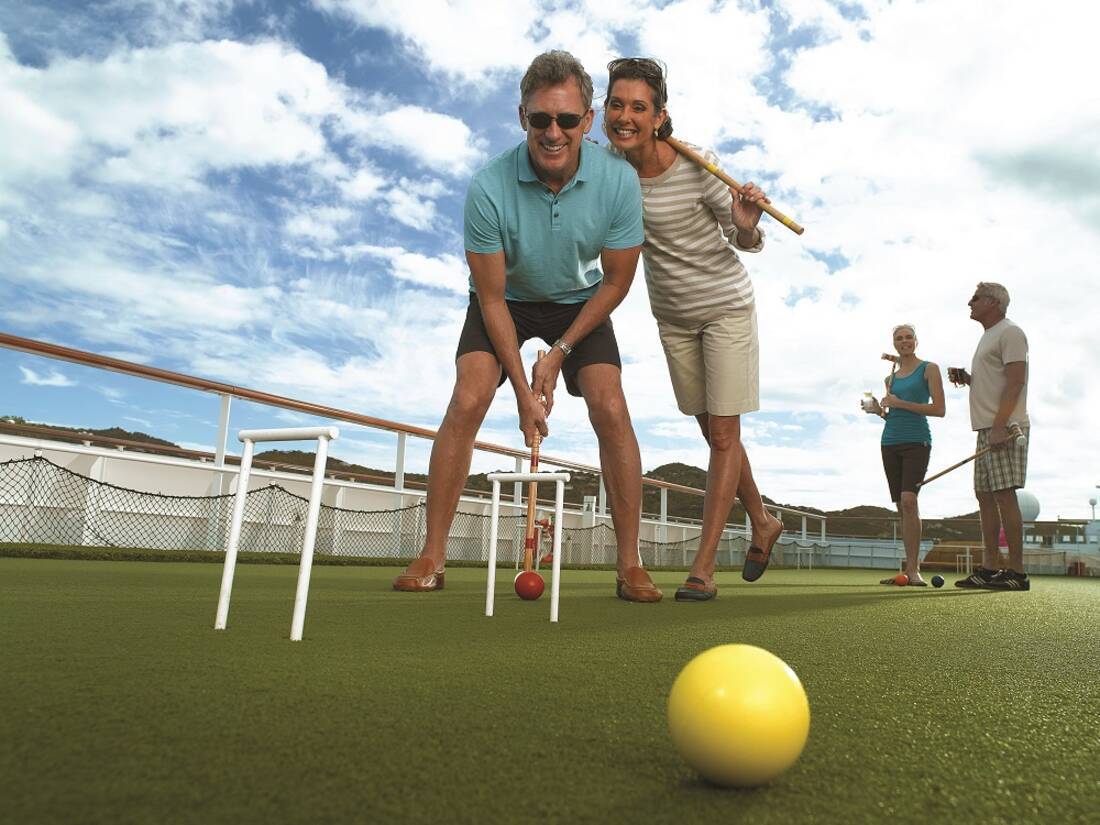 Oceania Cruises - Couple playing game