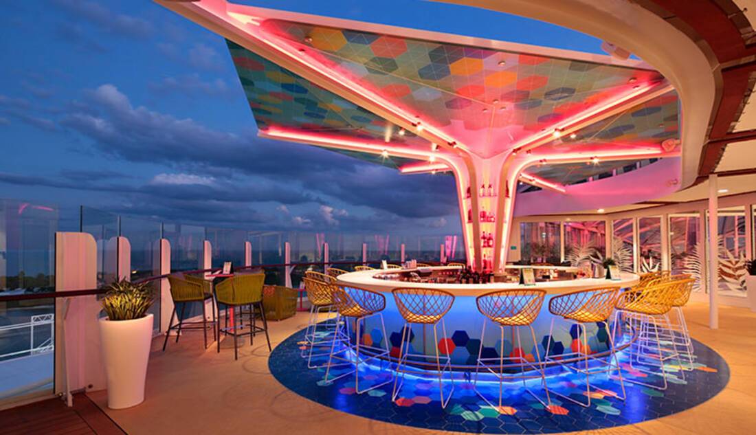 Vue Bar, Wonder of the Seas