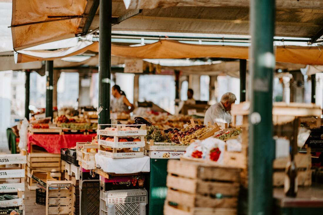 Fresh food market