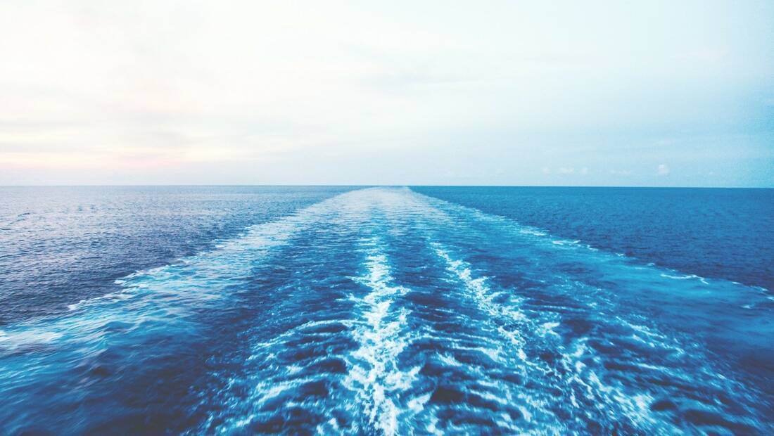Waves from a cruise ship