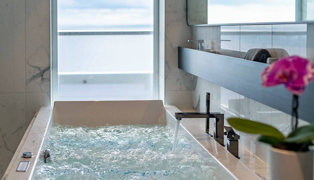 Scenic Eclipse Spa Suite