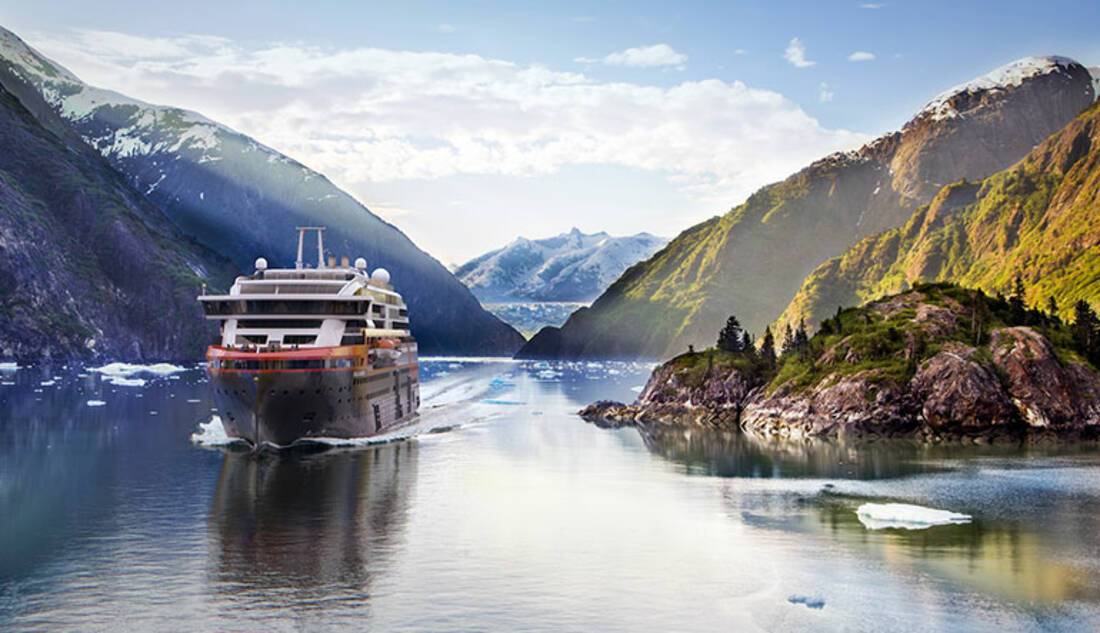 Hurtigruten in Fjords