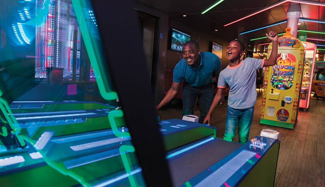 Playmakers Sports Bar & Arcade, Wonder of the Seas