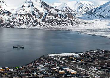A panoramic view of Longyearbyen