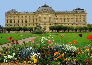 gardens of the wurzberg residenz in wurzberg