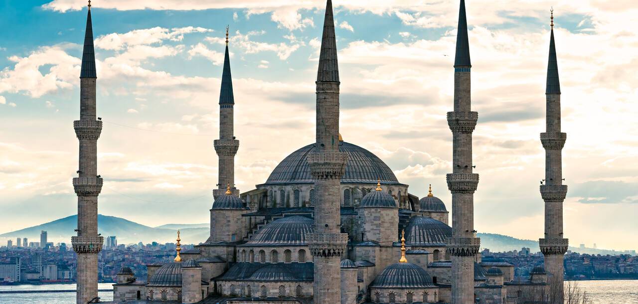 Istanbul Cruises 2024/25 Cruises to Istanbul ROL Cruise