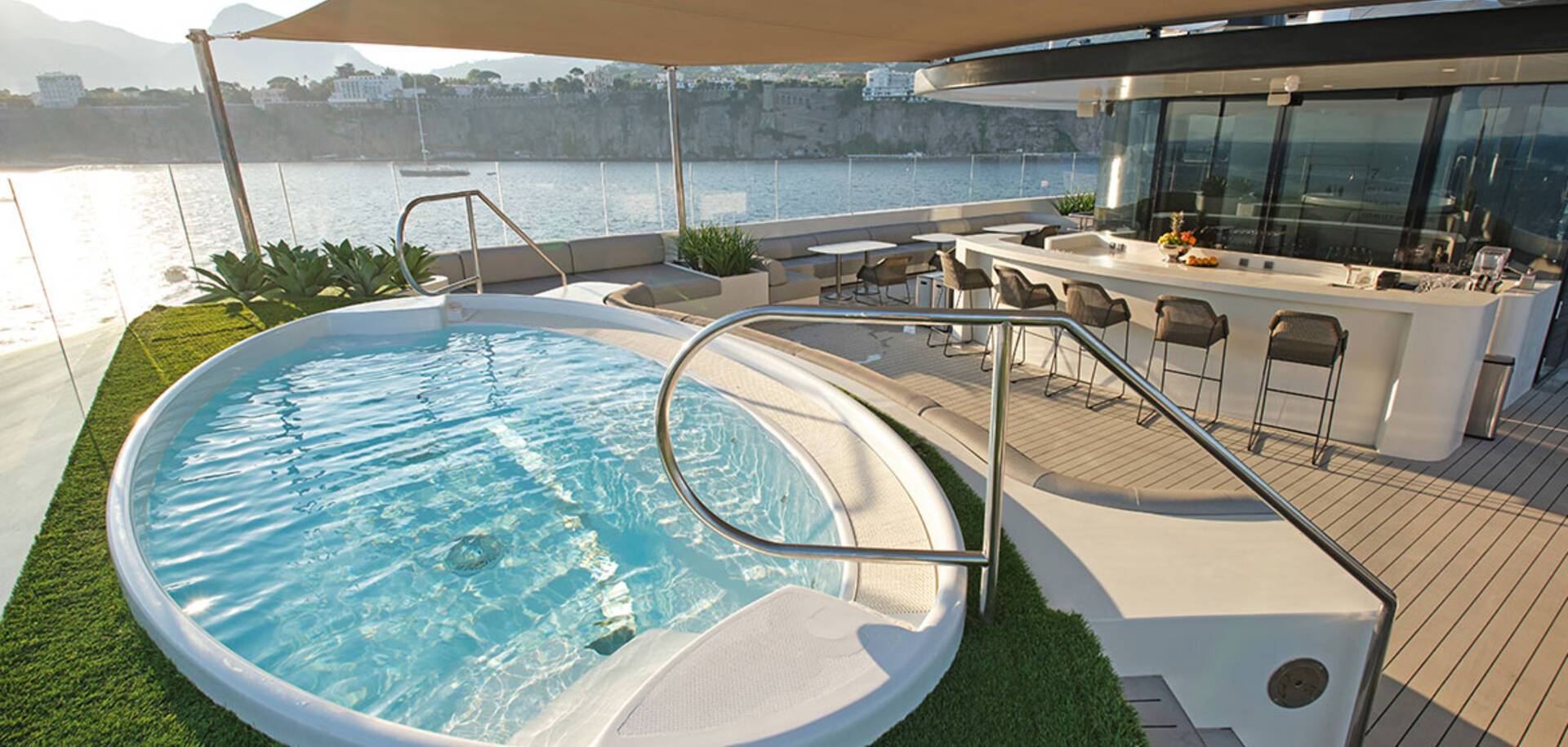 Spa Pool on Emerald Sakara