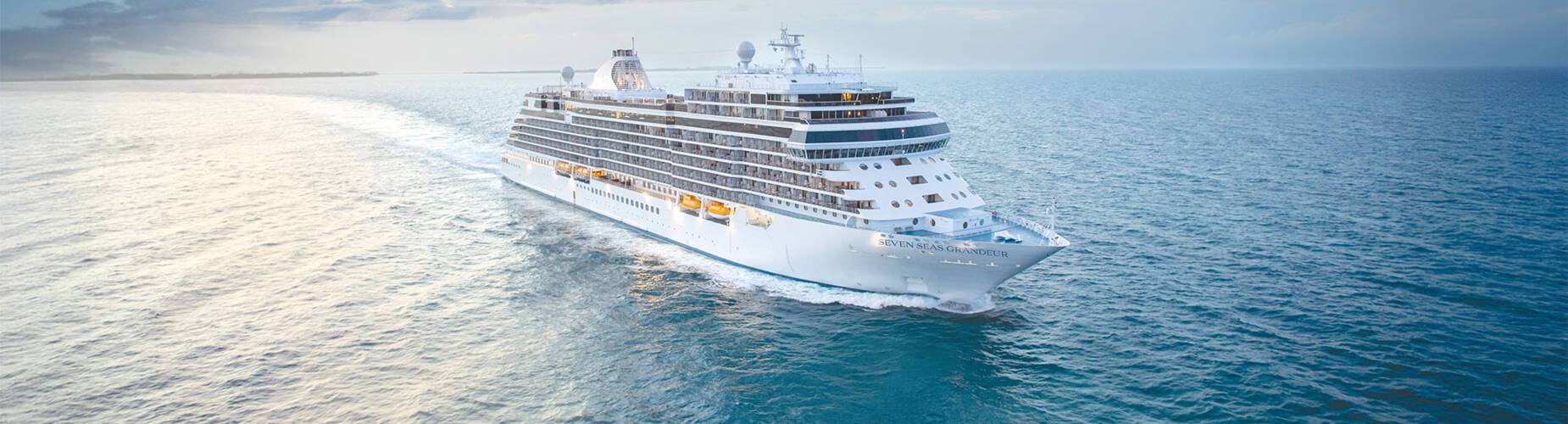 Seven Seas Grandeur at sea
