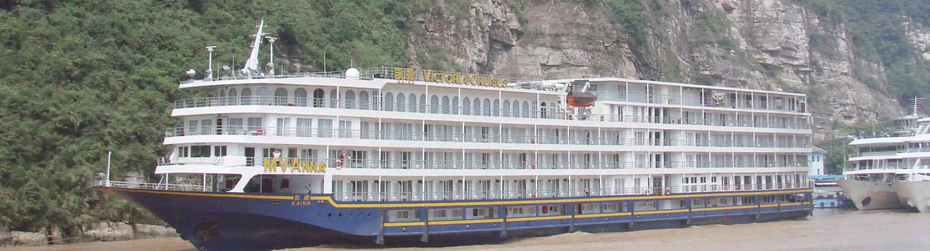 Victoria Anna | Wendy Wu