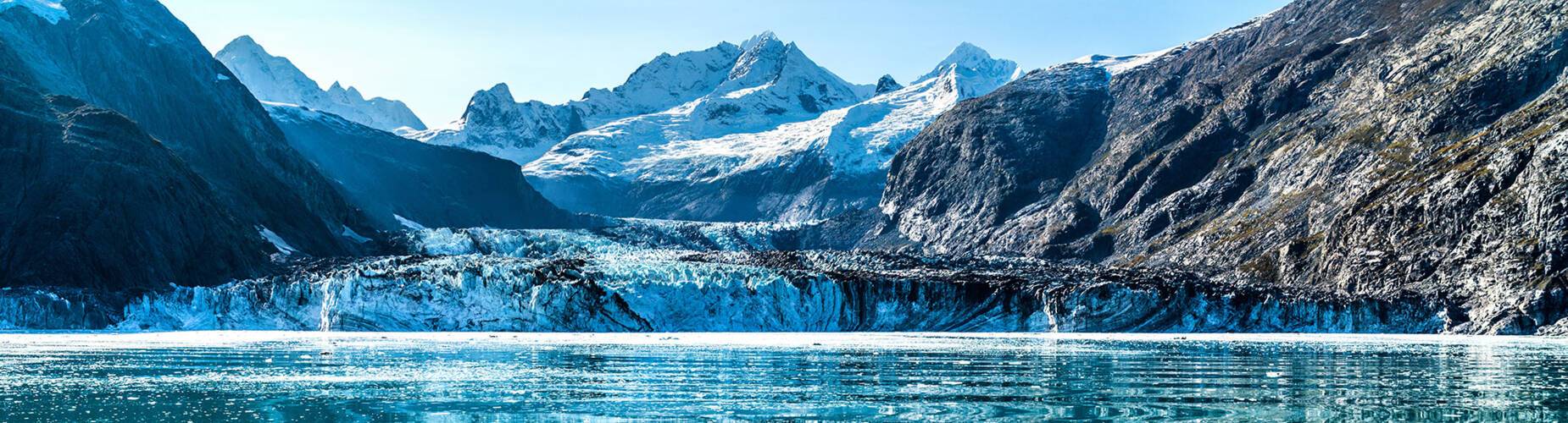 A panoramic view of Glacier Bay