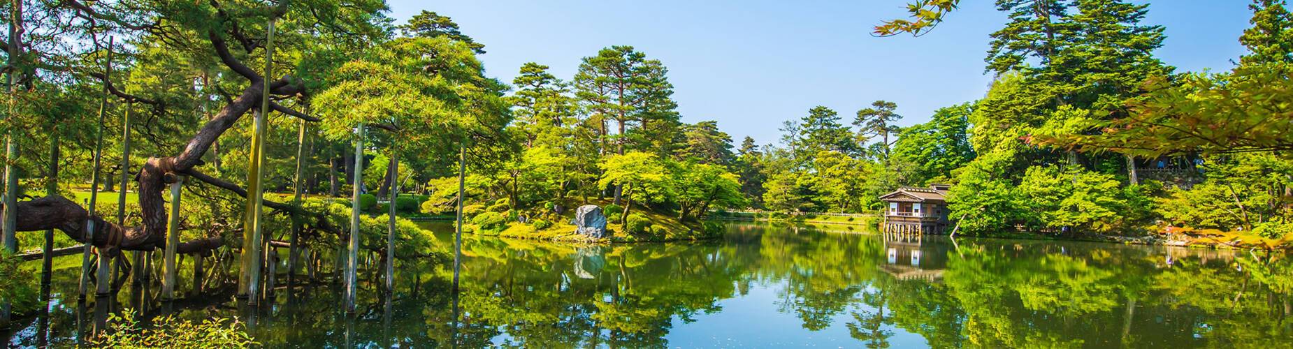 The view of Kenrokuen Garden in Kanazawa