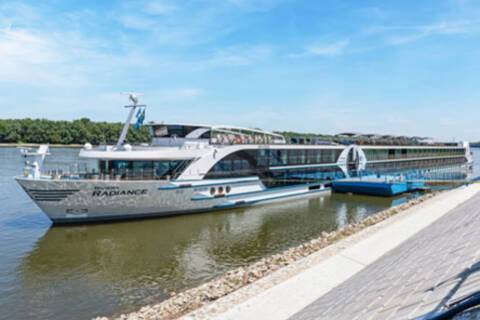 MS Riviera Radiance, Riviera Travel